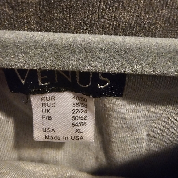 Venus Women's Cozy Grey Crushed Velvet Top Size XLarge - Picture 2 of 4